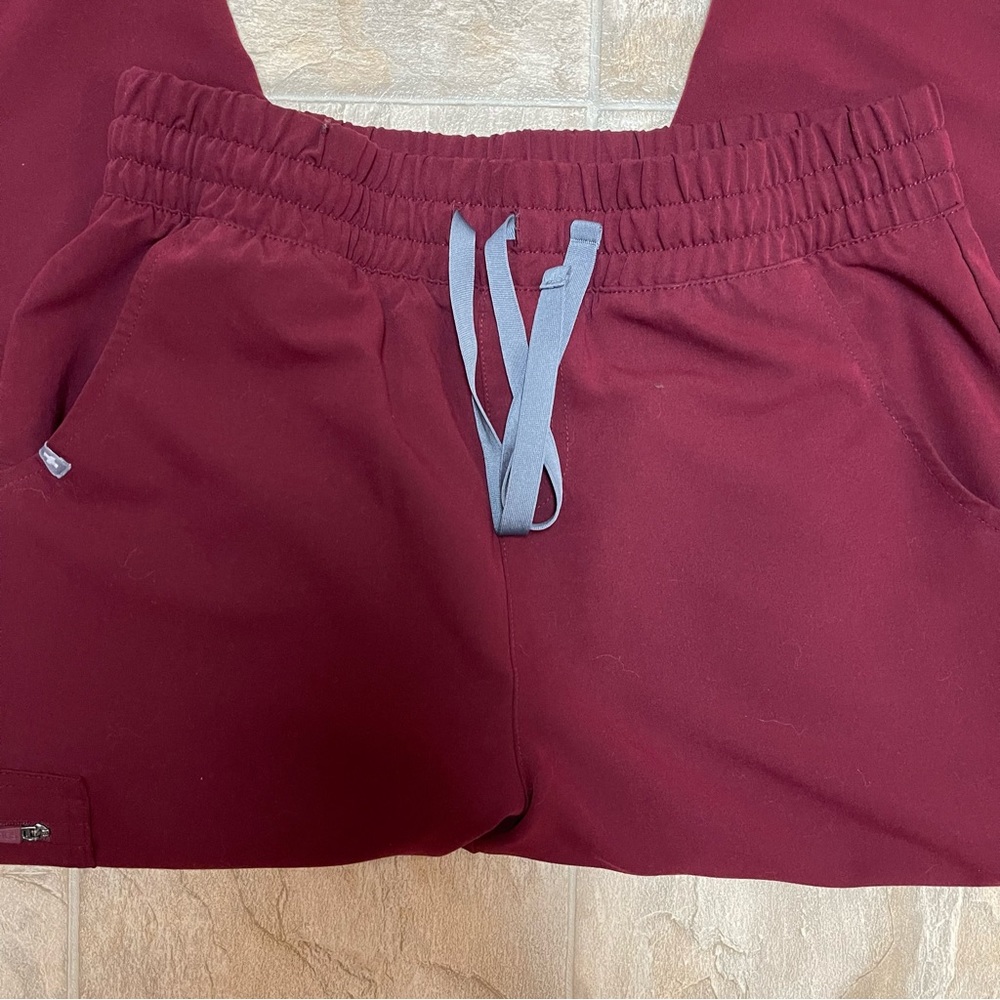 FIGS | Burgundy scrub bottoms